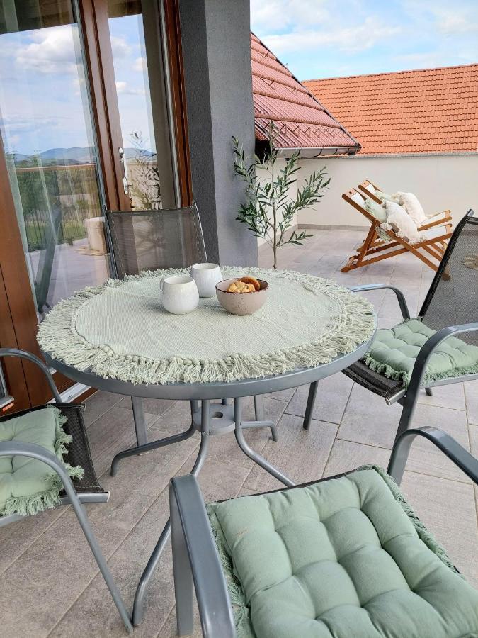 Vineyard Cottage Lan Na Hribu Semic Extérieur photo